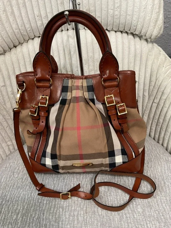 Burberry bags - Picture 8 of 16